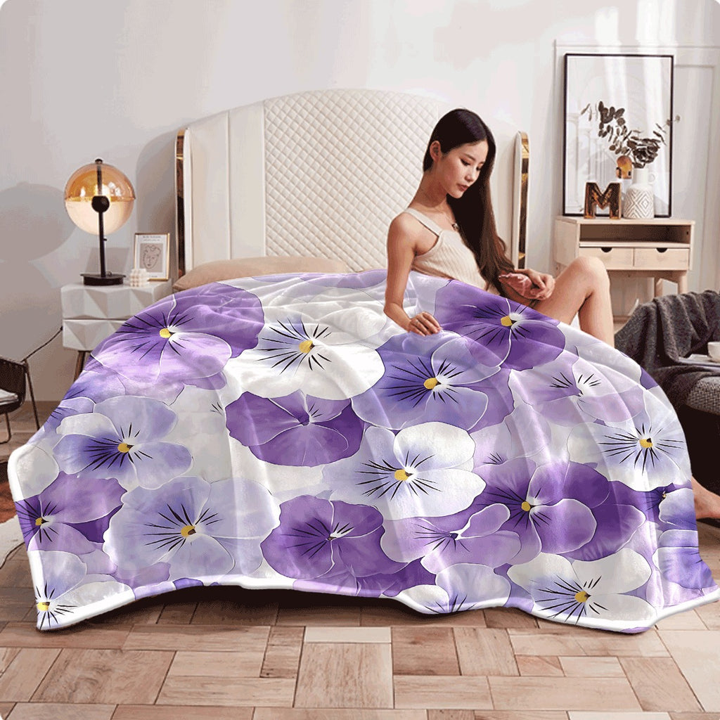 1pc Ultra-Soft Flannel Blanket Purple & White Pansy Flower Print Cozy Floral Throw for Sofa Lightweight Plush Flannel Fabric All-Season Comfort