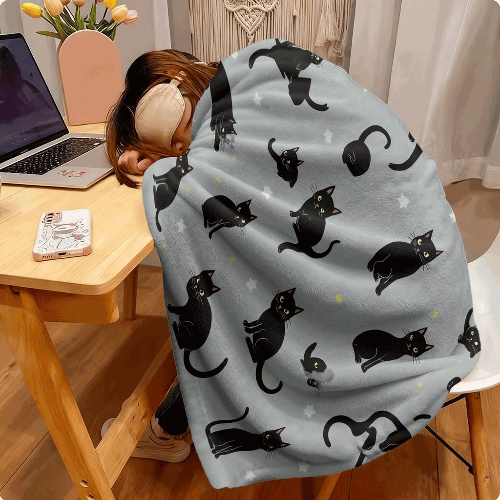 1pc Thickened Flannel Cat Blanket Suitable for Soft Cozy Spread with Black Cat And Kitten Patterns Light Gray Background All-Season Couch Carpet Decor Machine Washable Pet Owner Gift