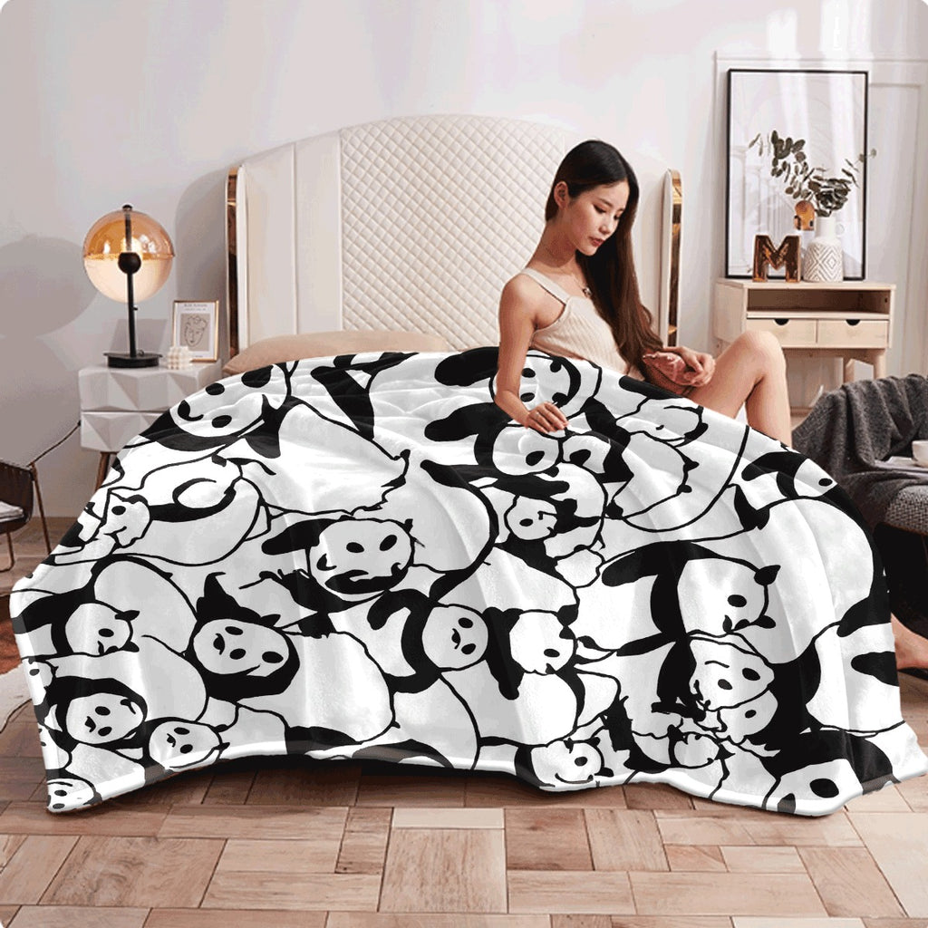 1pc Black and White Cute Panda Pattern Flannel Blanket Soft Cozy Throw for Couch Sofa All-Season Warm Plush Blanket with Cartoon Panda Design Machine Washable Flannel Blanket