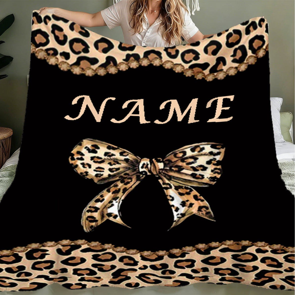 Personalized Custom Name Blanket, Leopard Print Bow-Tail Fleece Blanket, Gift for Outdoor Enthusiasts, All-Season Gift Blanket, Suitable for Home And Travel, Comfortable Personalized Blanket, Ideal Holiday Gift for Family And Friends