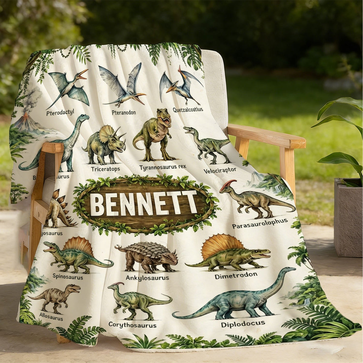 Personalized Custom Name Blanket, Jurassic Dinosaur Pattern Fleece Blanket, Gift for Outdoor Enthusiasts, All-Season Plush Blanket, Suitable for Home And Travel, Comfortable Personalized Blanket, Ideal Holiday Gift for Family And Friends