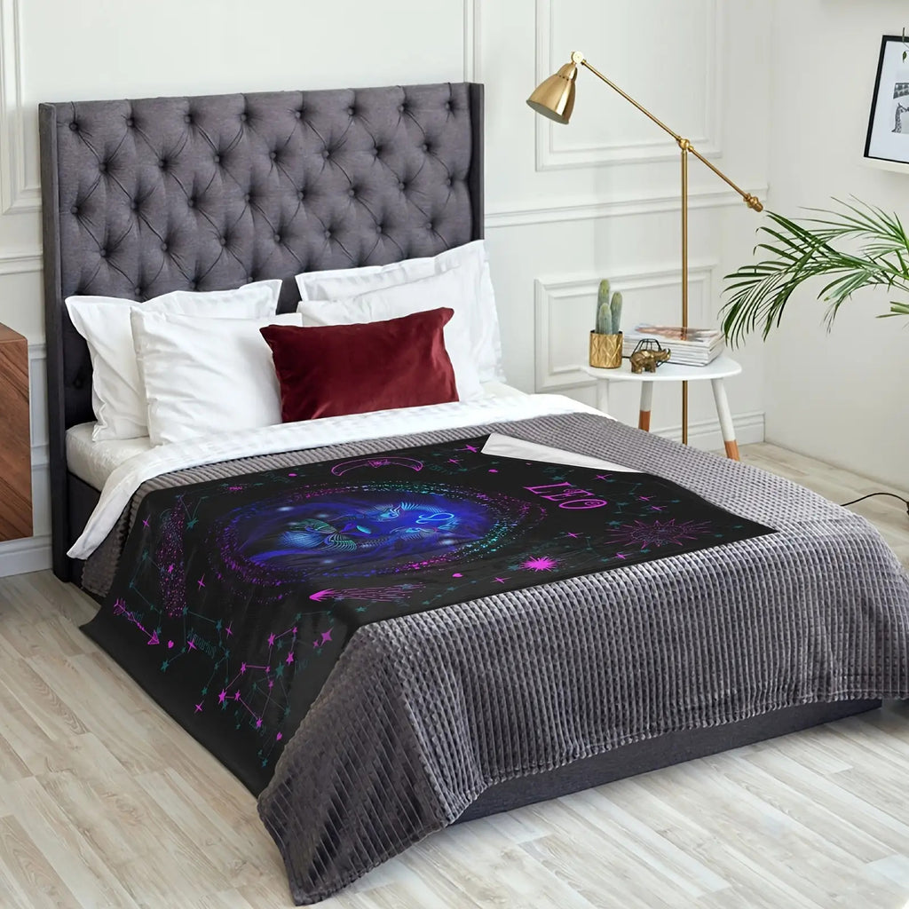 1pc a Leo-Themed Zodiac Constellation Blanket Featuring Stars And Astrological Symbols, Measuring 60 Inches by 80 Inches. This Soft Flannel Throw Is Suitable for All Seasons And Can Be Used for Camping Or As Home Decor. It Makes a Great Birthday Or
