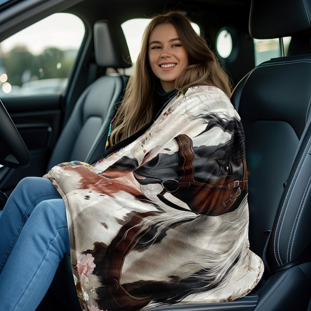 1pc, Black And White Floral Pattern Flannel Blanket, Soft, Comfortable And Warm, Pink And Beige Design, Durable Plush Surface, All-Season Bed Blanket, Warm Throw Blanket, Multiple Sizes Available, Suitable for Living Room Sofa, Bedroom Bed
