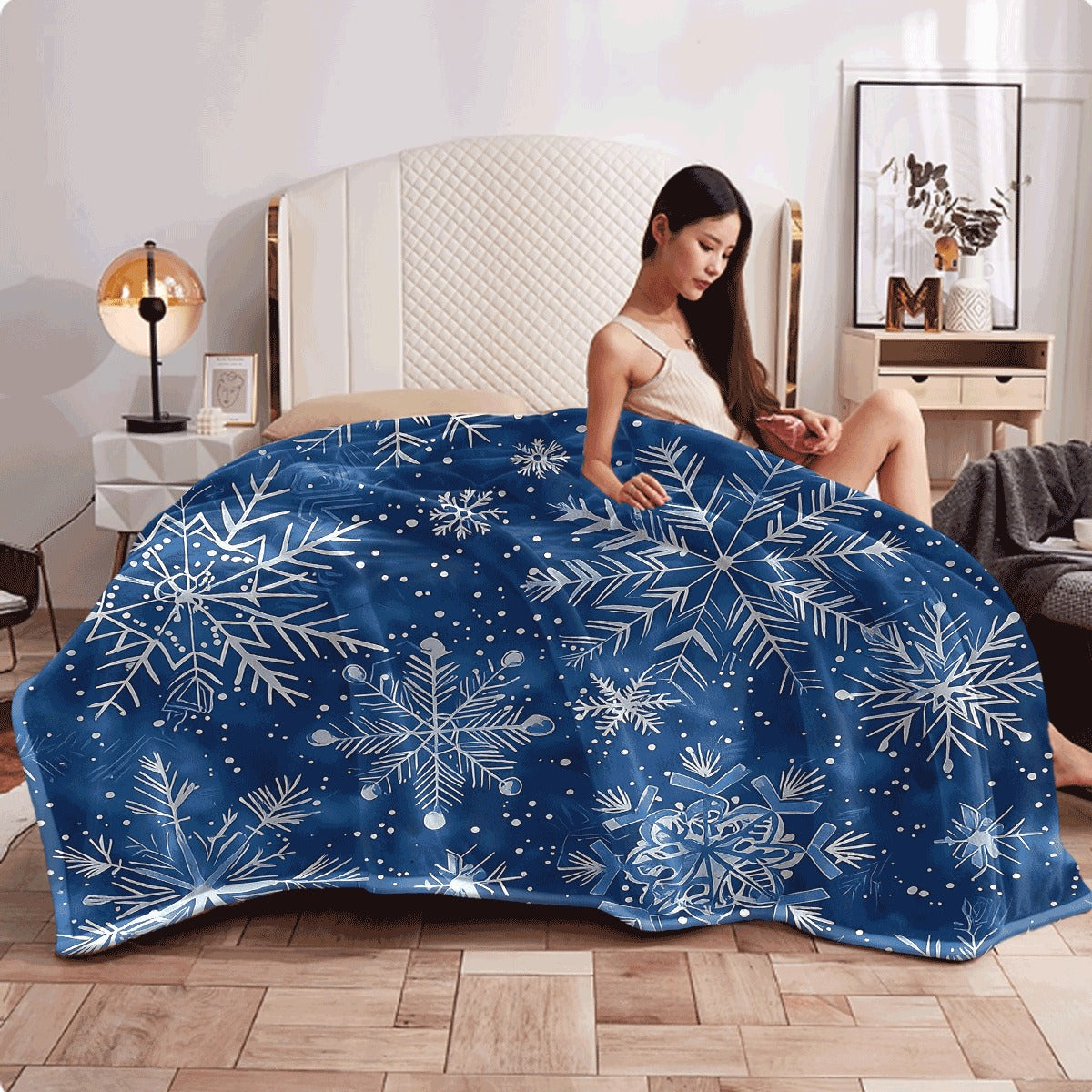 1pc Blue Snowflake Pattern Flannel Blanket Soft Warm All-Season Spread Thick Cozy Cover for Winter Sofa & Contemporary Blue & White Snowflake Design Durable Flannel Fabric Fits