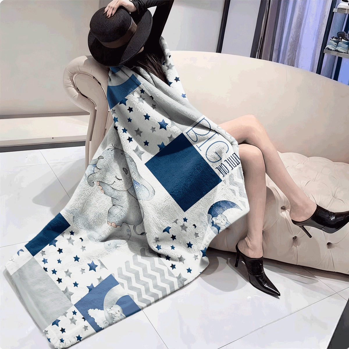 1pc Cozy Elephant Print Flannel Blanket Soft, Warm & Versatile for All Seasons, Perfect Gift with Inspirational Big Dreams Design, Navy Blue & White Patchwork Patterns, Elephant Decor