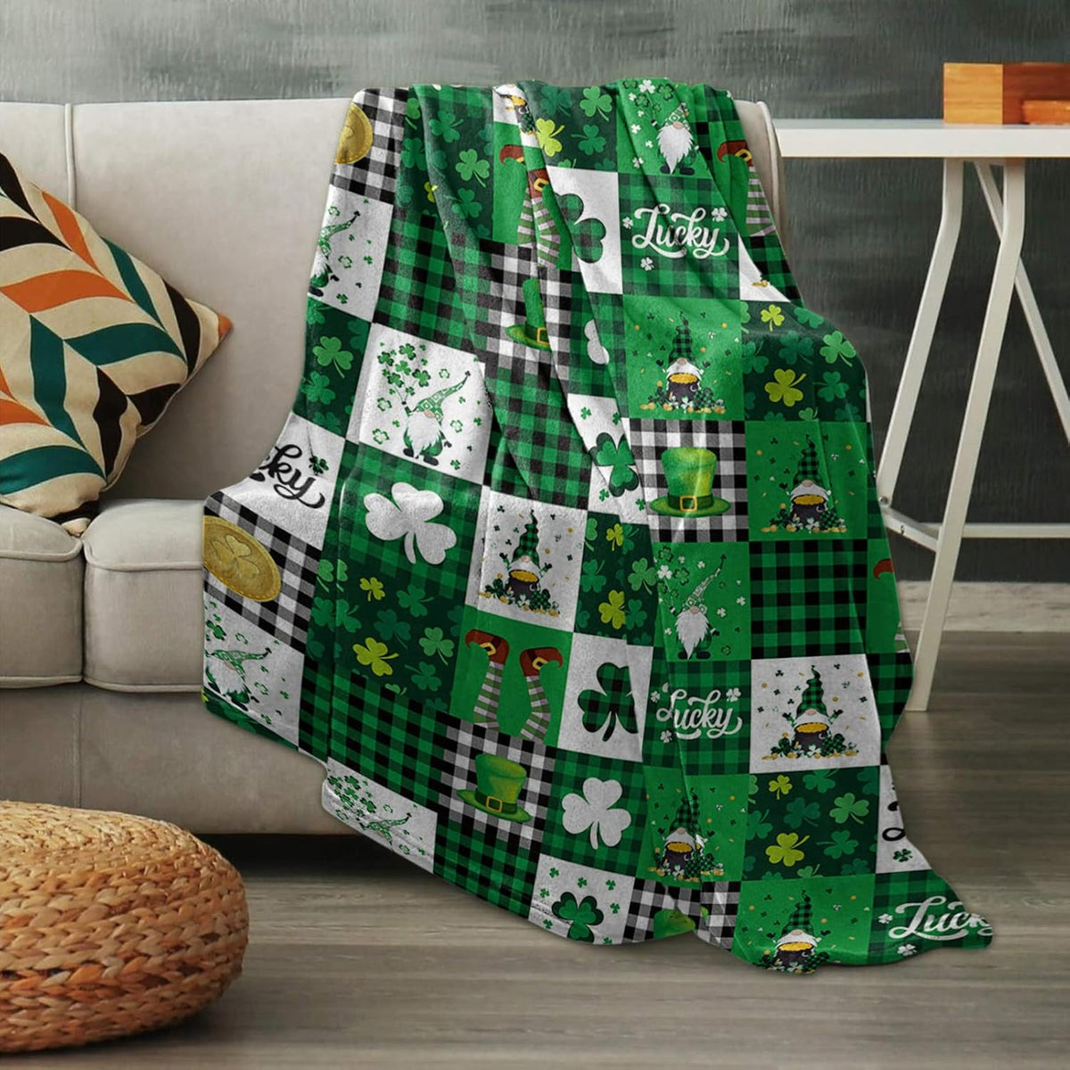 Chucoco Green Buffalo Plaid Throw Blankets, St. Patrick's Day Clover Gnomes Luxury Flannel Flannel Comfort Bed Blanket Irish Festival Theme Cozy Warm Flannel Cover for Sofa Couch Chair 60x80in