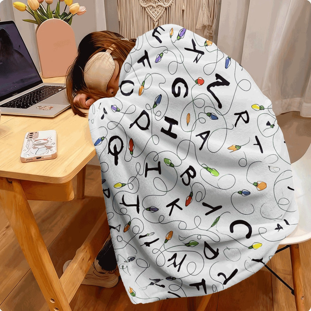 1pc Cozy Flannel Alphabet Christmas Light Blanket, Soft All-Season Throw for Holiday Decor, Cute Alphabet & Christmas Light Print Design, Ultra Plush Fabric for Home Comfort