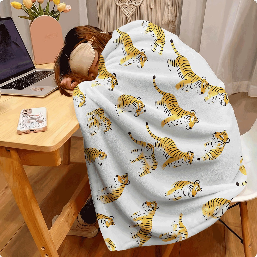 1pc Tiger Pattern Soft Flannel Blanket Orange And Black Tiger Prints Cozy All-Season Sofa Throw Blanket Machine Washable