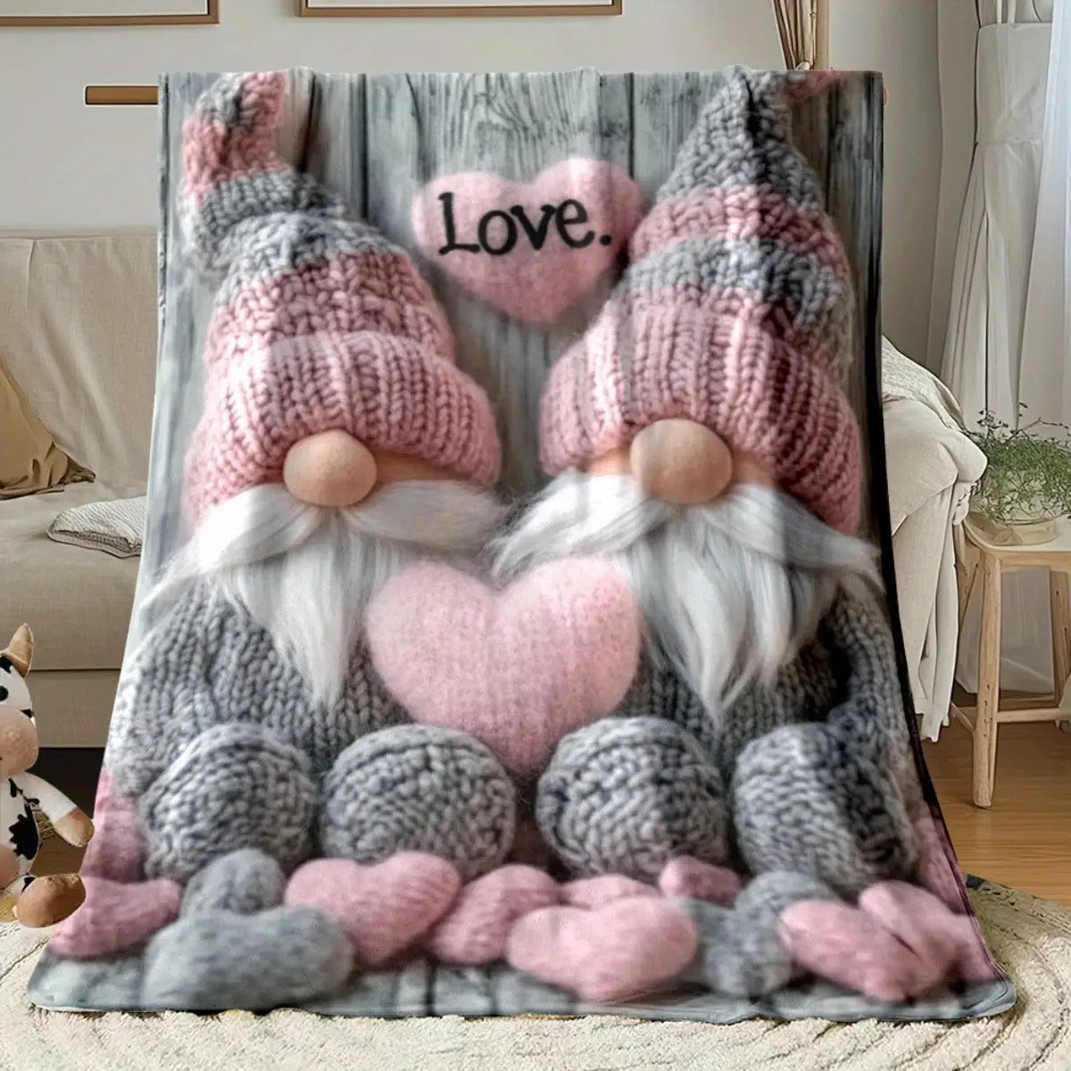 1pc 2D Flat Print, Cute Gnome with Heart-patterned Blanket, Soft Flannel Throw¡ªpink and Gray Design, Multiple Sizes Available, Suitable for Living Room, Bedroom, Sofa, Bedside, and Reading Area, 2D Flat