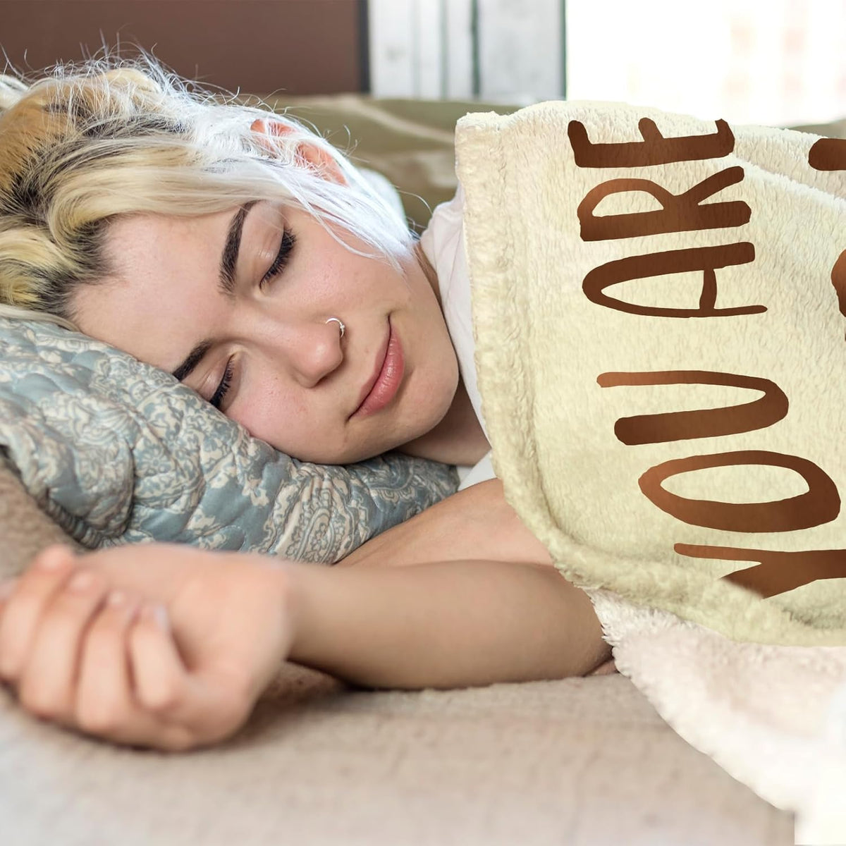 Gifts of Anniversary Blankets for Both Men And Women, Featuring a Cozy Flannel Design with a Charming Otter, Measuring 50X60. Perfect for Birthdays, Christmas, Valentine'S Day, Or Weddings, This Couple'S Blanket Is an Ideal Present for a Wife