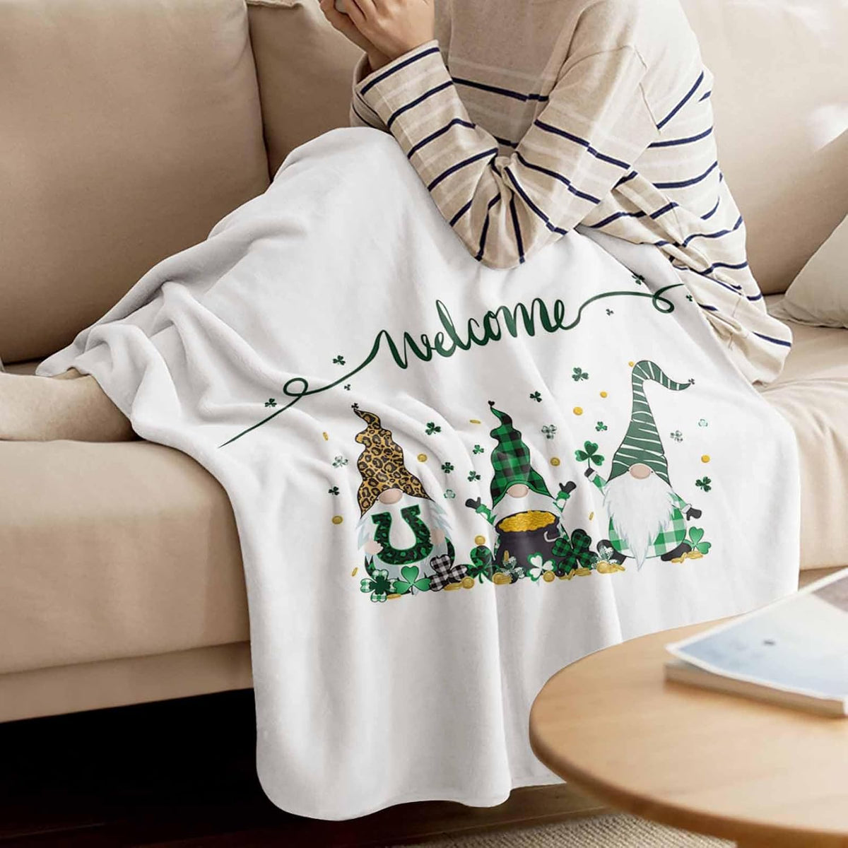 Flannel Flannel Blanket St. Patrick's Day Dwarfs Irish Golden Coin Shamrock Leaves Thin Soft Warm Cozy Throw for Home Sofa Travel Camping Couch Picnic White 30x40in