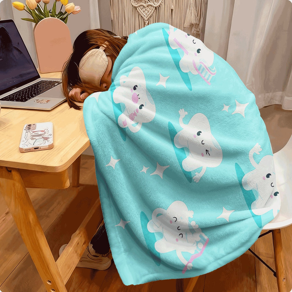 1pc Cozy Cartoon Toothbrush Print Flannel Throw Blanket Soft Reversible All-Season Comfort for Couch Office And Travel Perfect Gift for Family And Friends