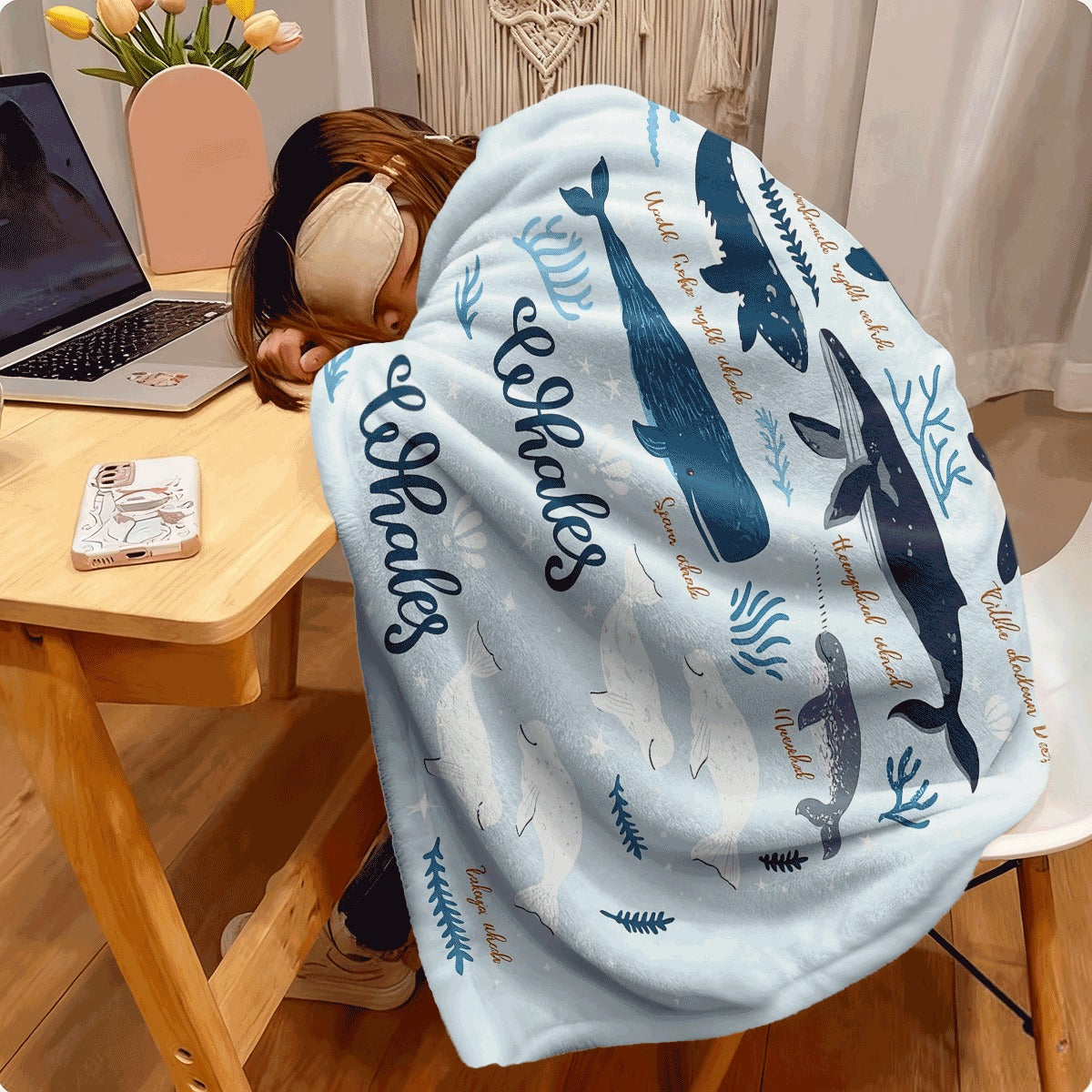 1pc Cozy Whale Pattern Flannel Throw Blanket Soft, Warm, And Versatile for Couch, Bed, Office, And Travel
