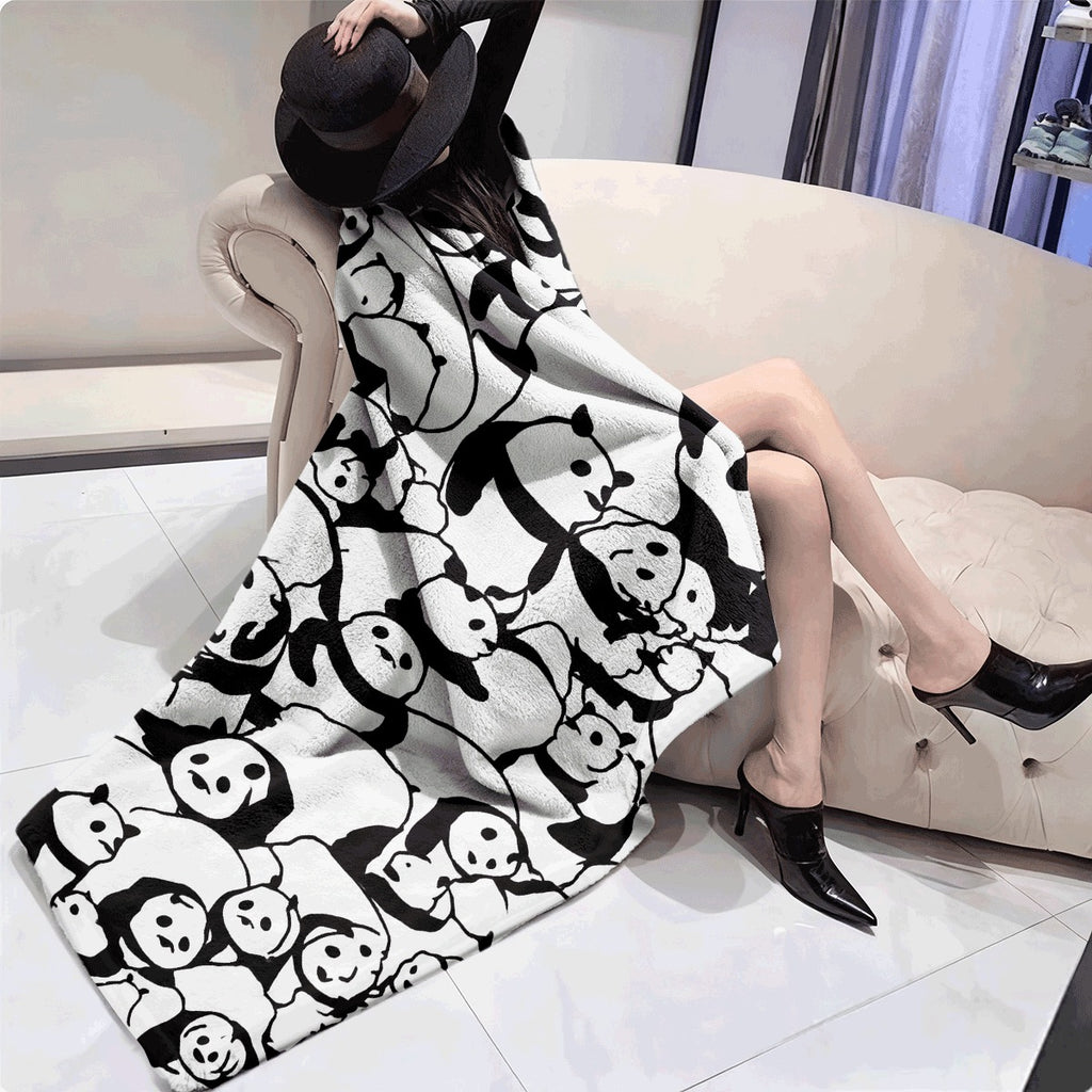 1pc Black and White Cute Panda Pattern Flannel Blanket Soft Cozy Throw for Couch Sofa All-Season Warm Plush Blanket with Cartoon Panda Design Machine Washable Flannel Blanket