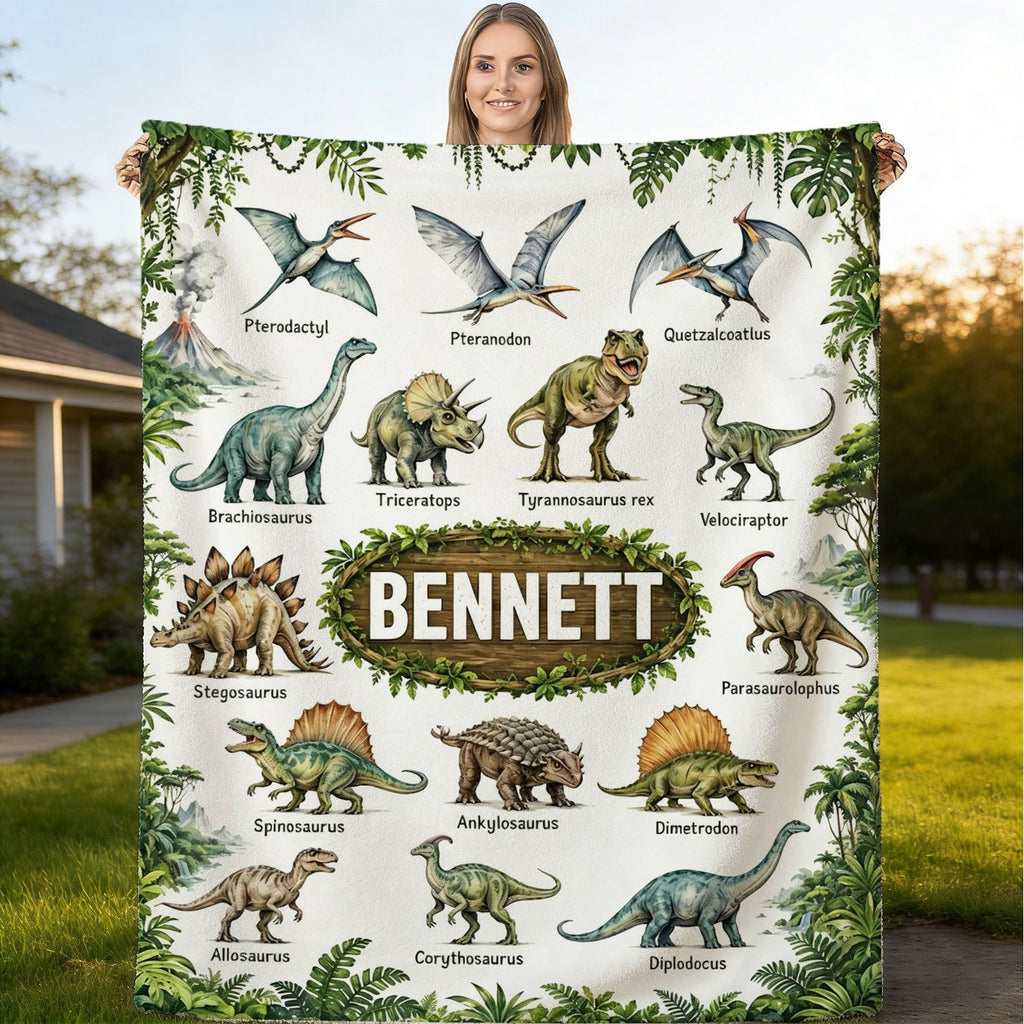 Personalized Custom Name Blanket, Jurassic Dinosaur Pattern Fleece Blanket, Gift for Outdoor Enthusiasts, All-Season Plush Blanket, Suitable for Home And Travel, Comfortable Personalized Blanket, Ideal Holiday Gift for Family And Friends