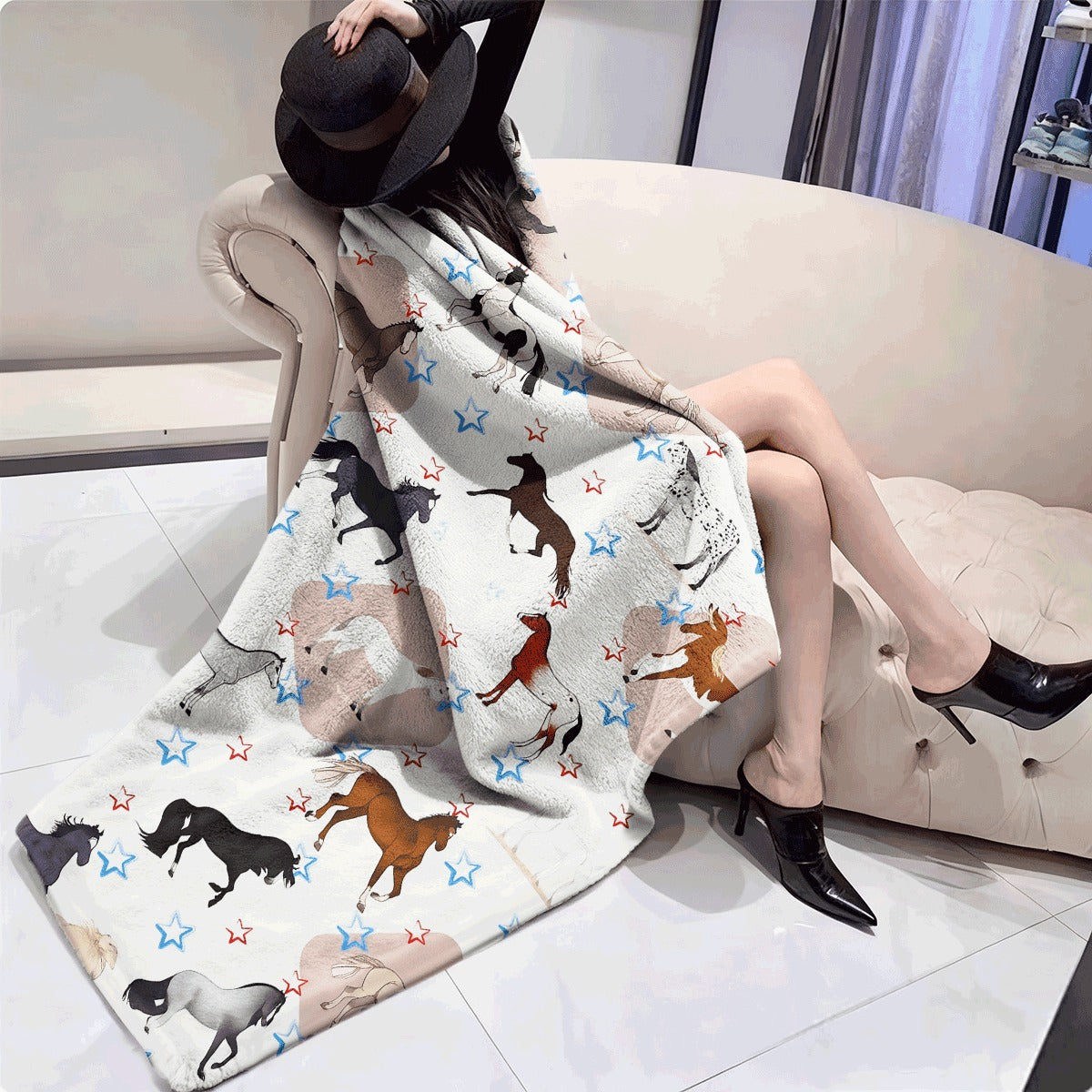 1pc Horse And Star Flannel Blanket Soft Cozy Blanket for Men And Women Nap Blanket Gift Blanket for Travel Couch Office Home Decor Holiday Etc Available for All Seasons