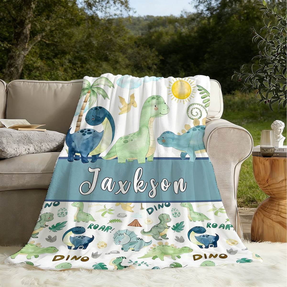 Personalized Custom Name Blanket, Outdoor Enthusiast Gift Plush Blanket, All-Season Universal Gift Blanket, Cartoon Little Dinosaur Fleece Blanket, Suitable for Home And Travel, Comfortable Personalized Blanket