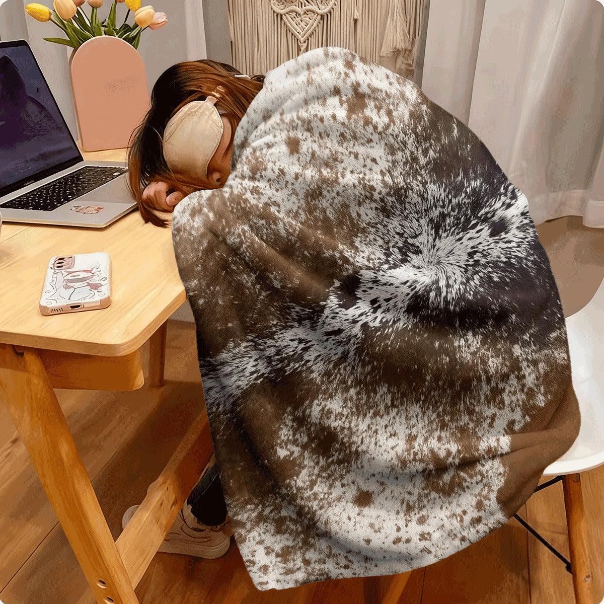 1pc Flannel Blanket Unique Brown White Splatter Art Design Throw Soft Cozy Warm Fabric for Sofa All-Season Comfort Decorative Blanket