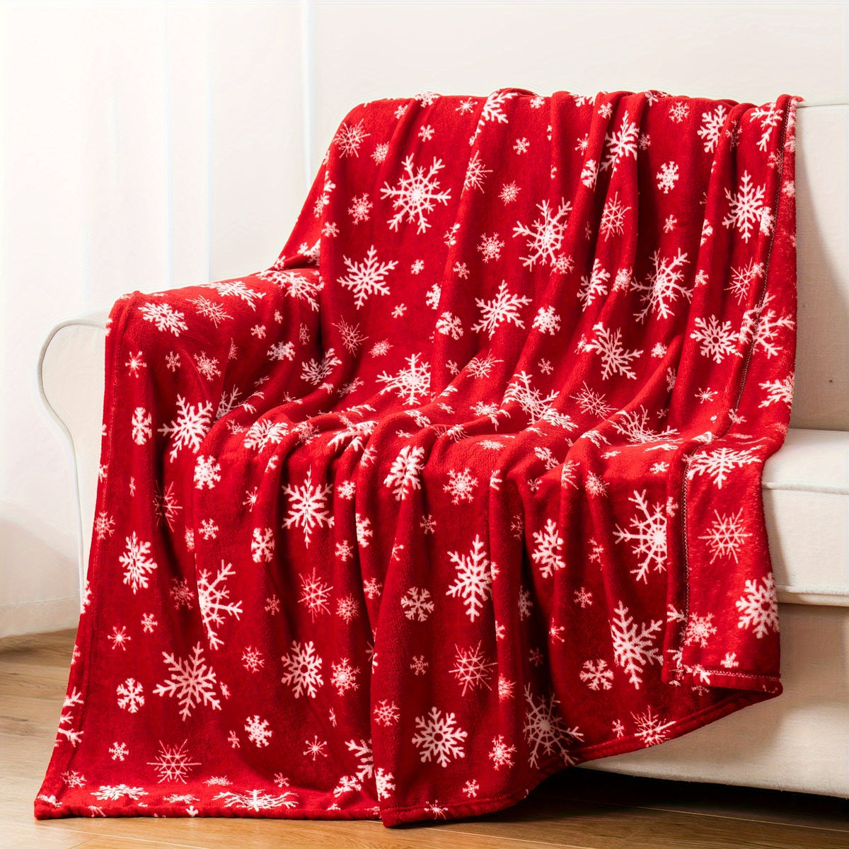 1pc, Red Snowflake-themed Flannel Blanket, Soft, Comfortable, and Warm, Red Design, Durable Plush Surface, All-season Universal Sofa Blanket, Thermal Throw Blanket, Multiple Sizes Available, Suitable for Living Room Sofas, Bedroom