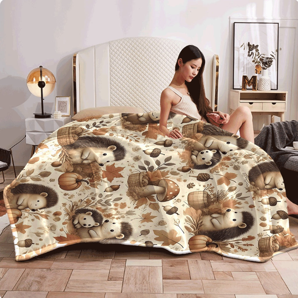 1pc Vintage Hedgehog And Forest Flannel Blanket Soft Plush All-Season Bedspread with Beige Brown Orange Green Black White Hedgehog And Foliage Design, Machine Washable Cozy Throw for Bed, Couch, Travel