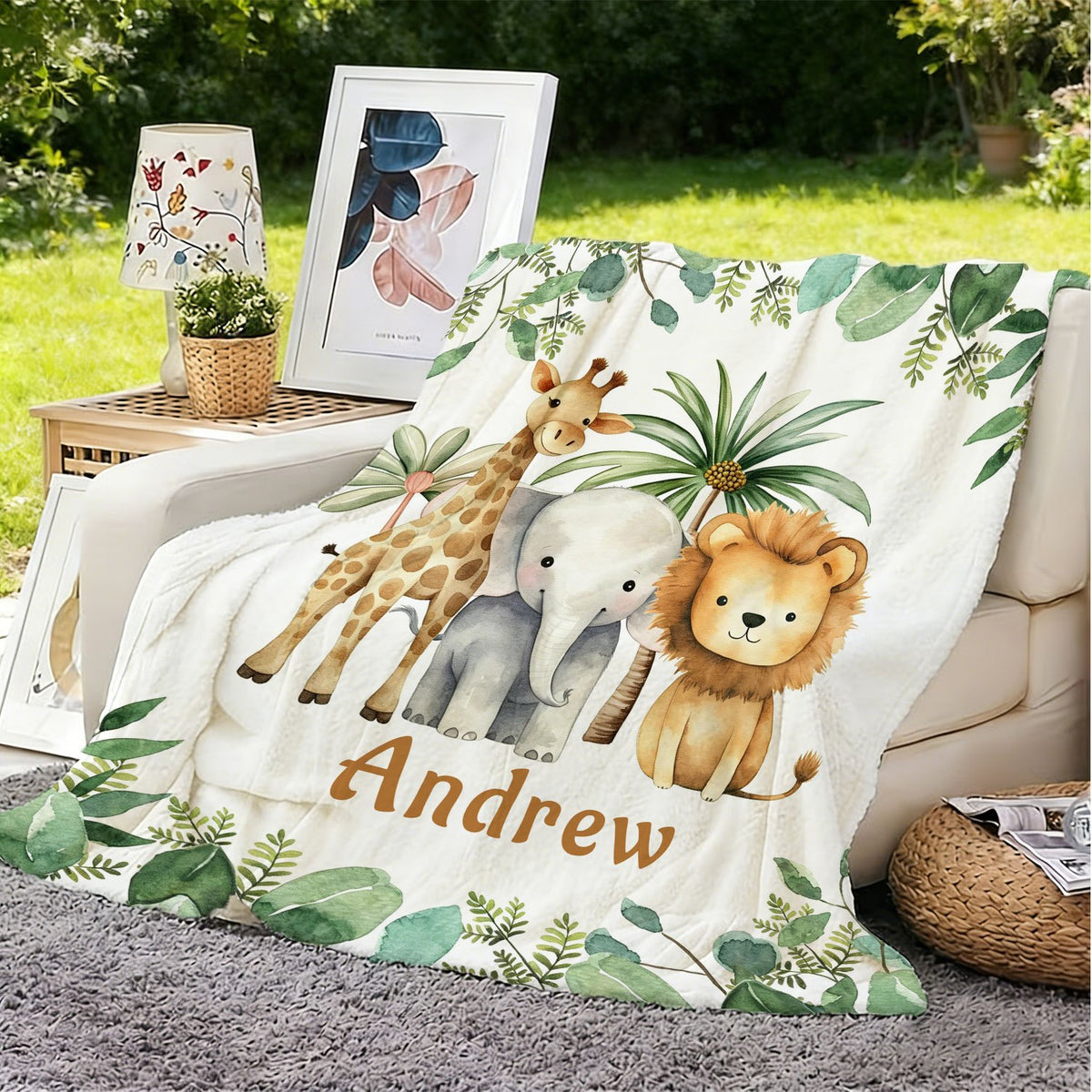 Personalized Custom Name Blanket, Cartoon Zoo Pattern Fleece Blanket, Gift for Outdoor Enthusiasts, All-Season Plush Blanket, Suitable for Home And Travel, Comfortable Personalized Blanket, Ideal Holiday Gift for Family And Friends