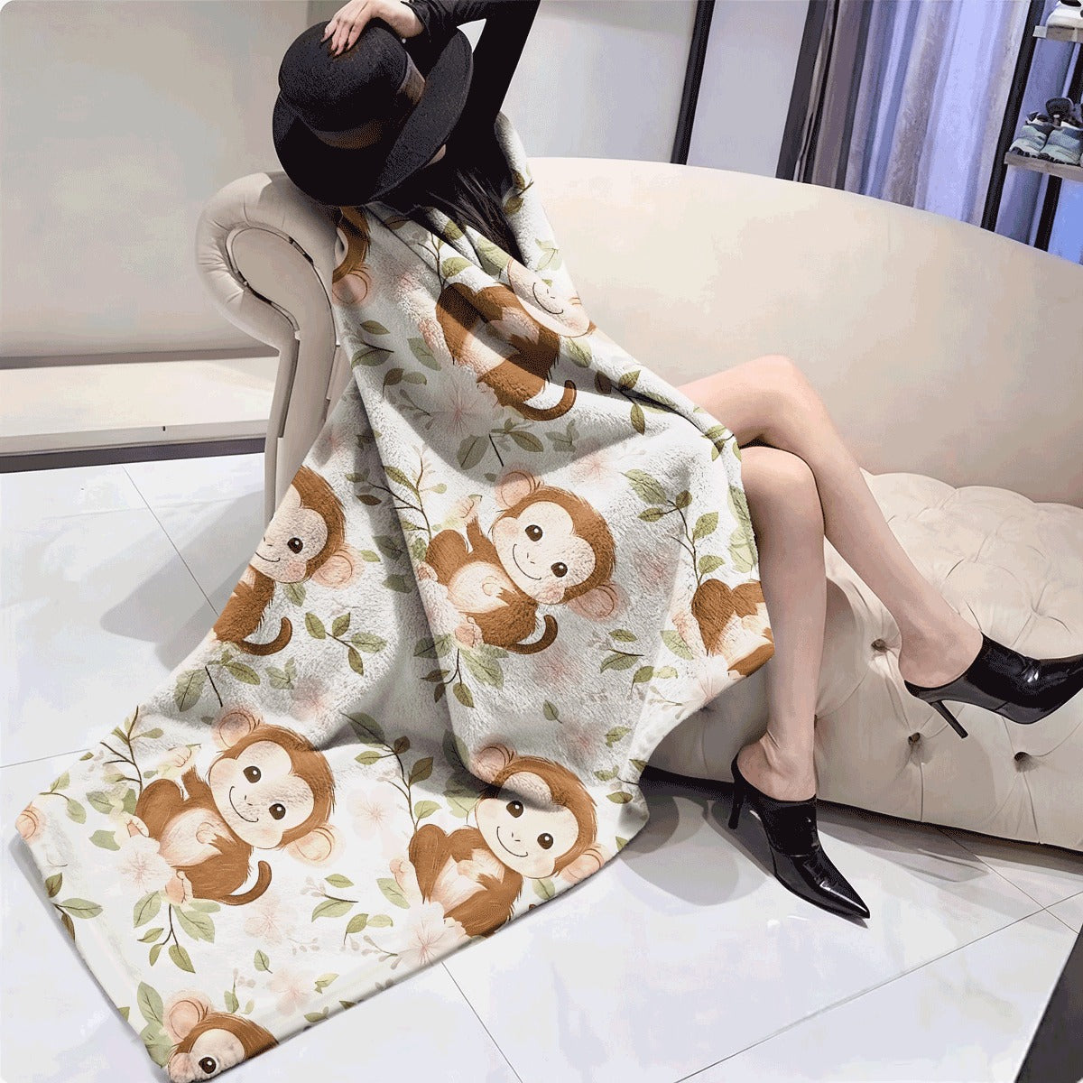 1pc Adorable Monkey And Floral Design Soft Small Blanket, Air Conditioning Blanket, Flannel Dormitory Office Nap Blanket, Printed Fleece Blanket, Gift Blanket for Friends, Hot-Selling Printed Flannel