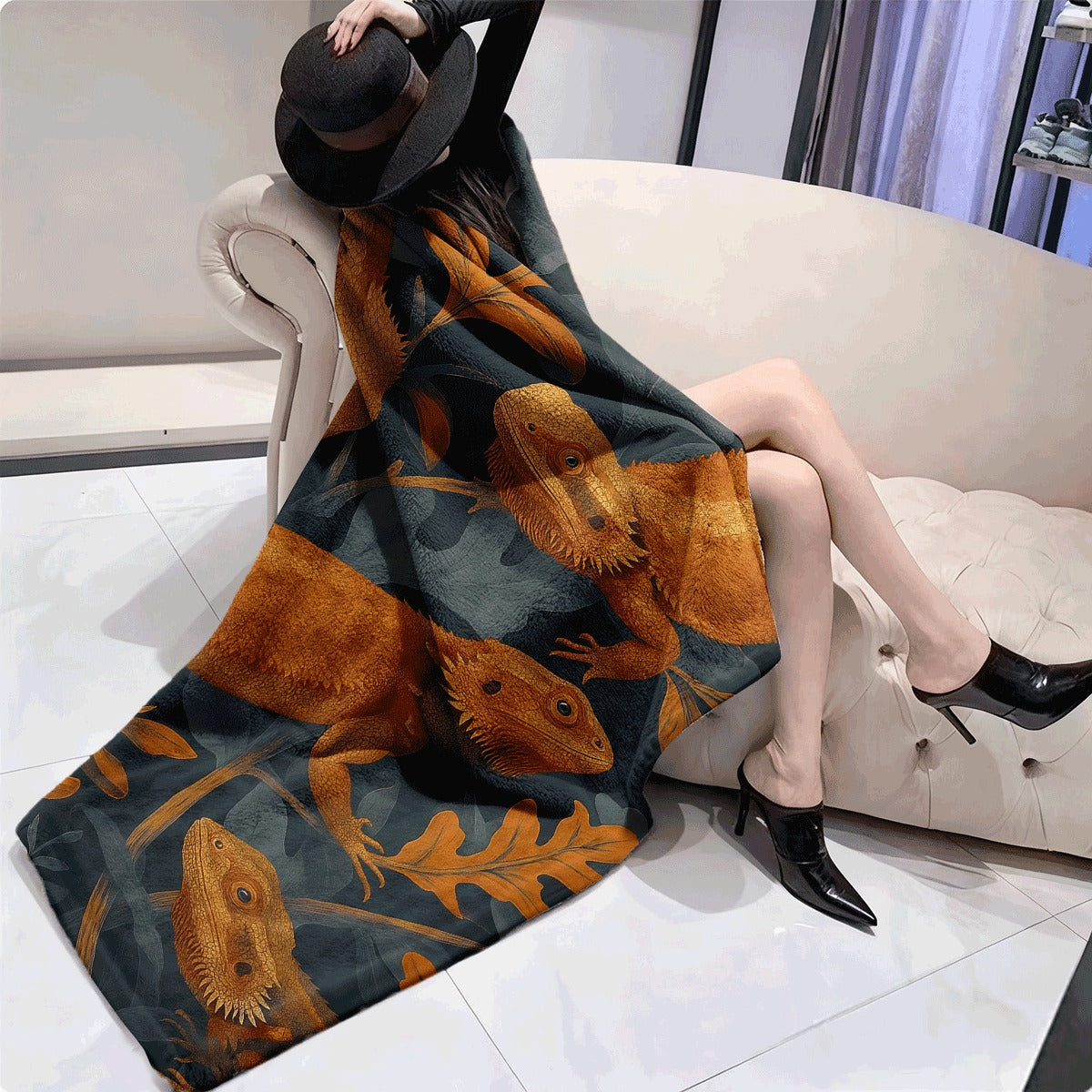 1pc Flannel Blanket with Warm Orange Bearded Dragons And Leafy Patterns Dark Blue Background Soft Cozy Fabric for Home Decor Couch Sofa All-Season Comfortable Throw