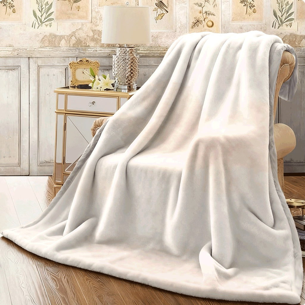 1pc Digital Printing Autumn Elements Leaf Pumpkin Pattern Flannel Blanket Super Soft and Comfortable Lightweight Throw Blanket Suitable for Sofas S Interior Decoration Outdoor or Travel