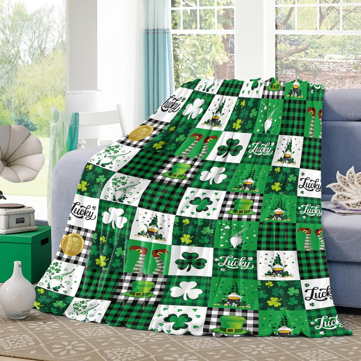 Chucoco Green Buffalo Plaid Throw Blankets, St. Patrick's Day Clover Gnomes Luxury Flannel Flannel Comfort Bed Blanket Irish Festival Theme Cozy Warm Flannel Cover for Sofa Couch Chair 60x80in
