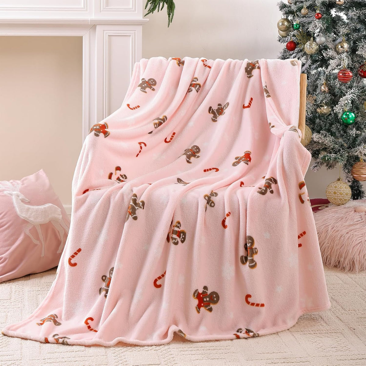 Pink Christmas Blanket with Gingerbread And Candy Cane Design, Warm And Cozy Flannel Blanket, Bed Blanket, Suitable for Home Leisure, Office, And S, Easy to Clean, Machine Washable