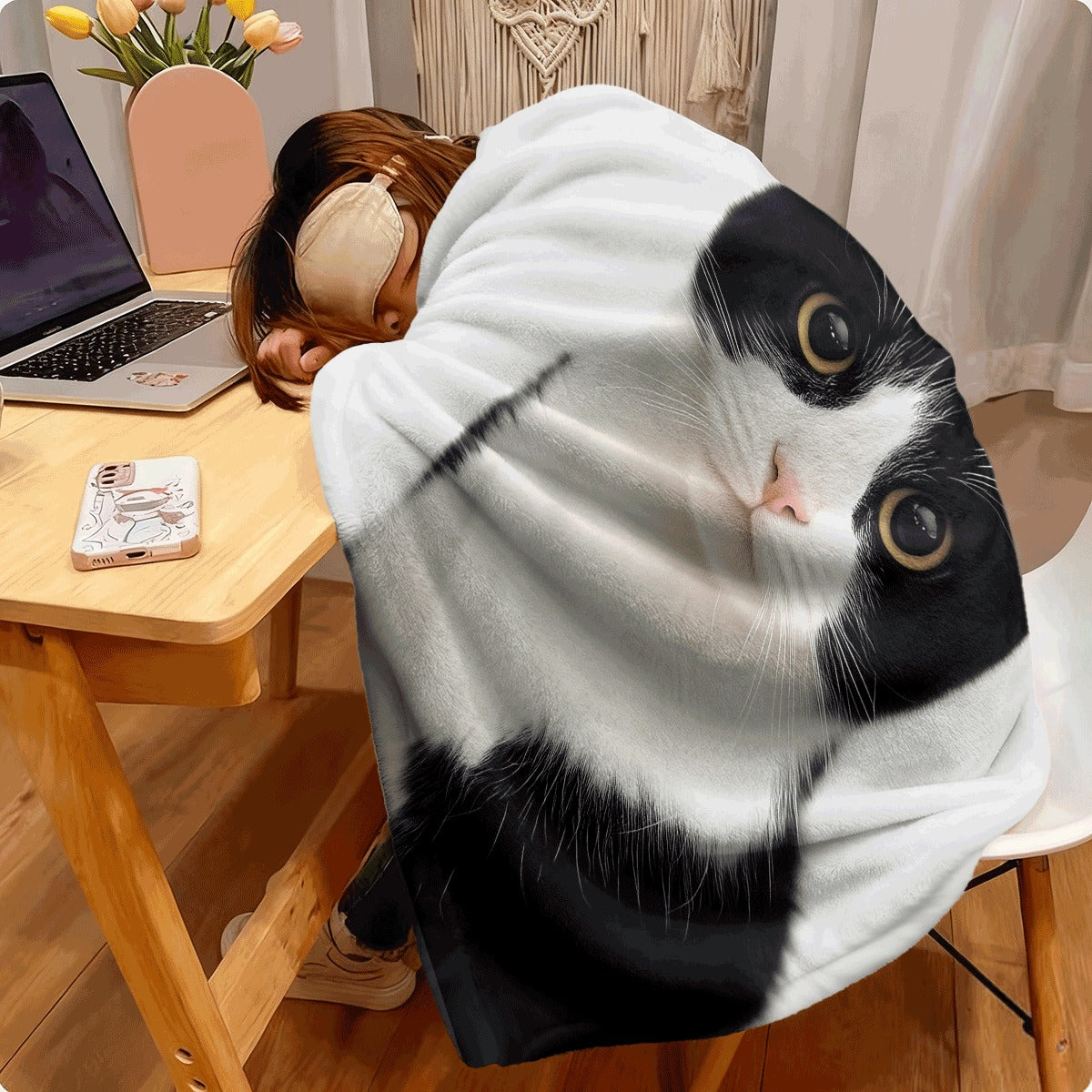 1pc Adorable Cow Cat Flannel Blanket Super Soft Light Beige-Warming Throw with Cute Cat Print All-Season Cozy Blanket for Couch And Home Decor Perfect Gift for Cat Lovers Cat Blanket