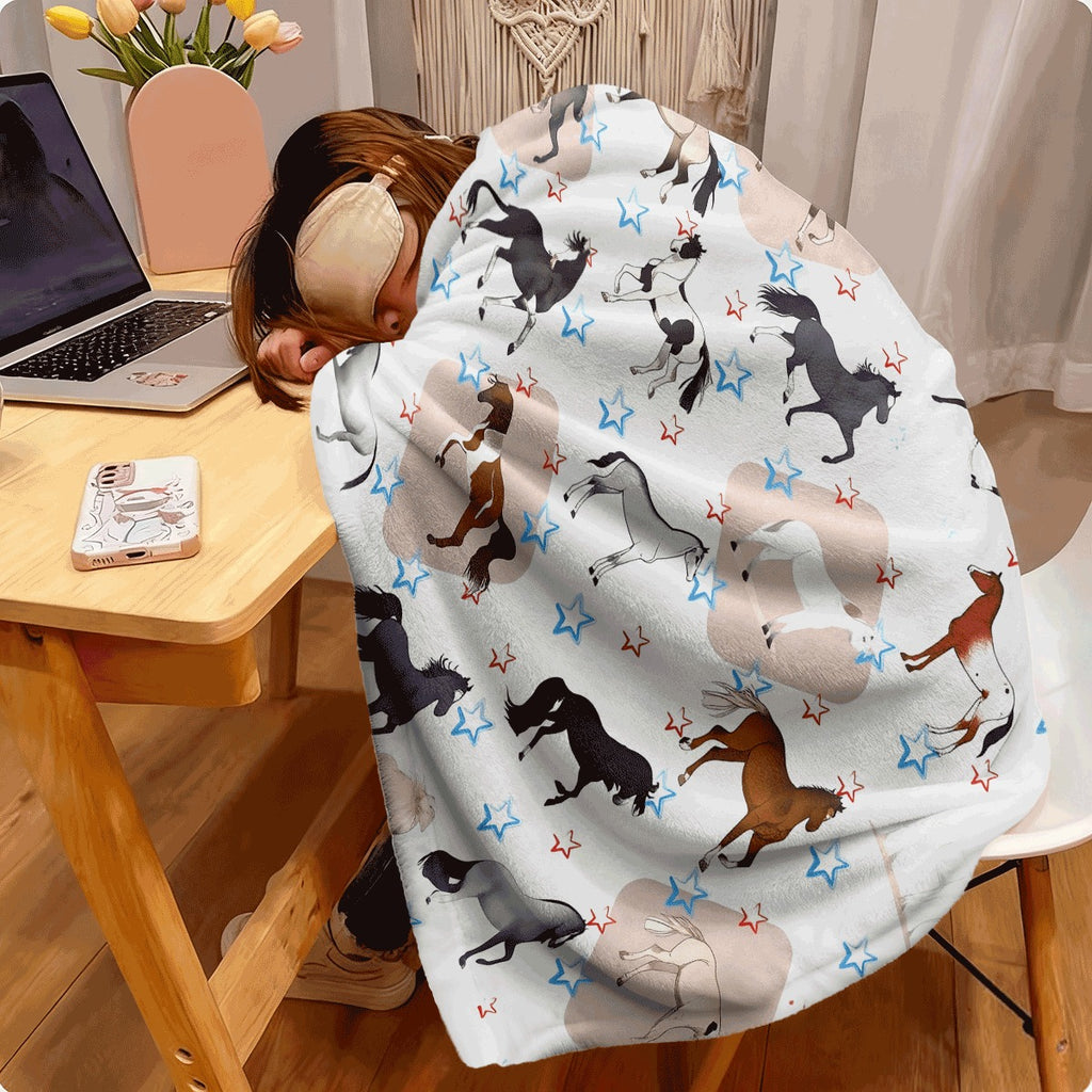 1pc Horse And Star Flannel Blanket Soft Cozy Blanket for Men And Women Nap Blanket Gift Blanket for Travel Couch Office Home Decor Holiday Etc Available for All Seasons