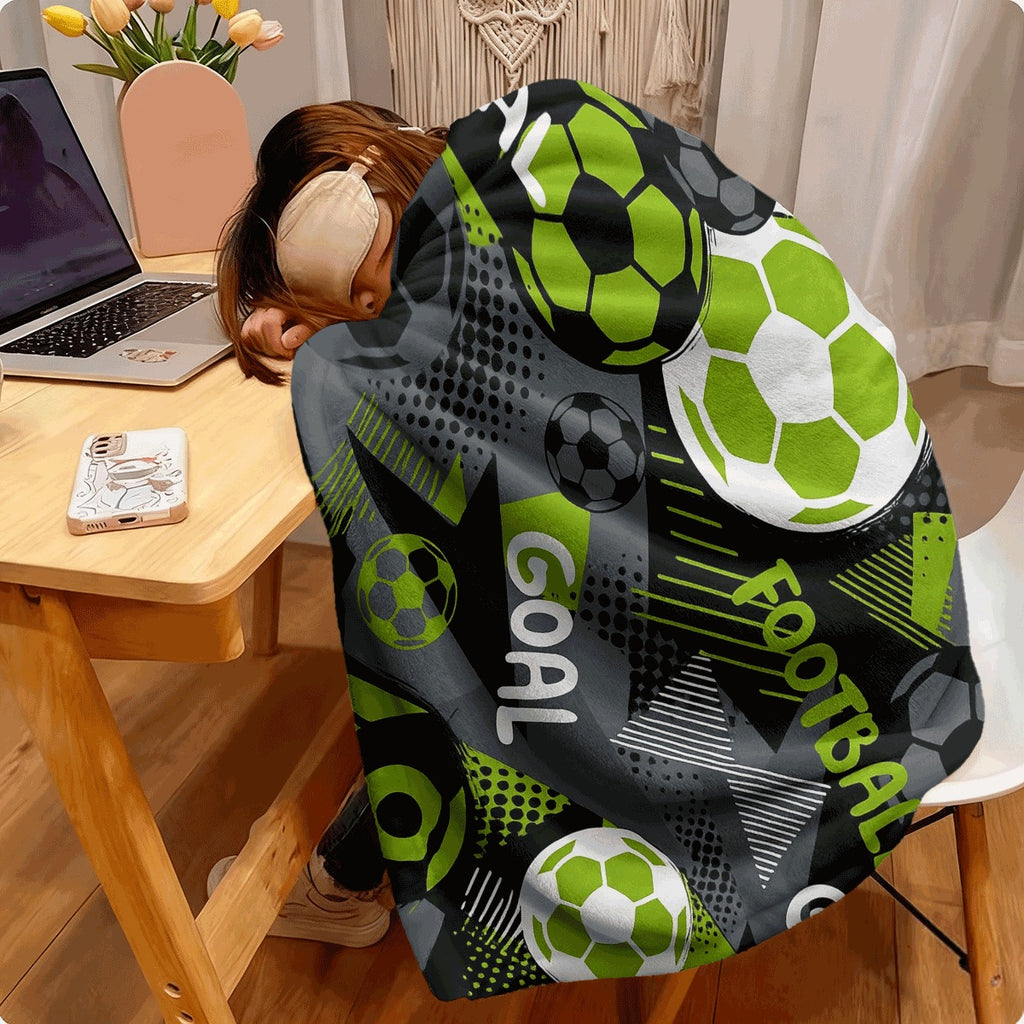 1pc (Soccer) Theme Plush Blanket Green And Black Goal Net Pattern with Soccer Balls And Text, All-Season Soft Bedspread for Room, Fan Gift, Bed Or Couch Throw, Hypoallergenic Comforter