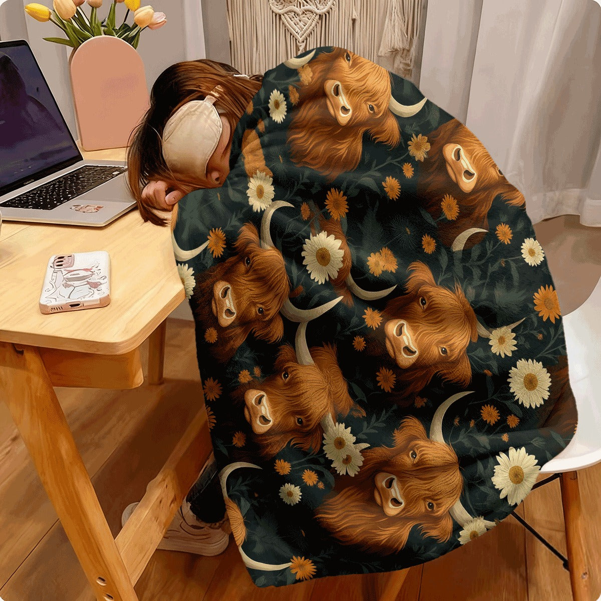 1pc Highland Cow Floral Print Flannel Fleece Blanket Cozy Soft Warm All-Season Throw with Country-Rustic Style Perfect for Sofa Office And Travel Ideal Gift for Family And Friends Mac