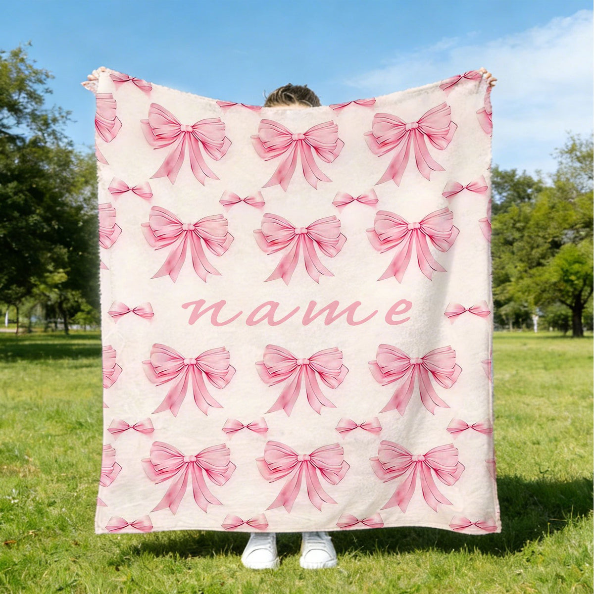 Personalized Custom Name Blanket, Pink Bow Fleece Blanket, Gift for Outdoor Enthusiasts, All-Season Plush Blanket, Suitable for Home And Travel, Comfortable Personalized Blanket, Ideal Holiday Gift for Family And Friends