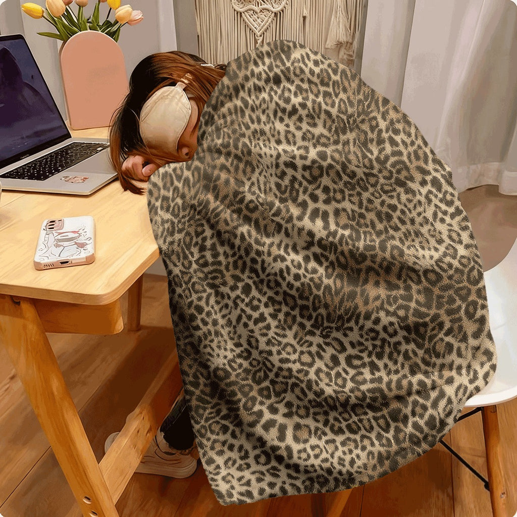 1pc Luxury Leopard Print Plush Blanket Suitable for Men And Women Soft Cozy Bedspread with Leopard, All-Season Couch Bed Camping Travel Throw, Machine Washable Warm Bedding for