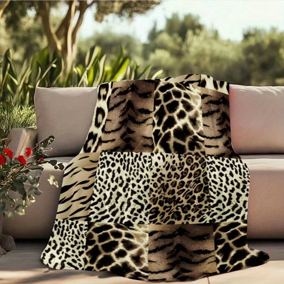 1pc 2D Flat-printed Leopard and Tiger Stripe Patchwork Blanket, Soft Flannel Throw, Beige and Black Design, All-season Warm Cover Blanket, Suitable for Living Room Sofas, Bedroom, Office Breaks, Outdoor Picnics, and Camping, 2D Flat