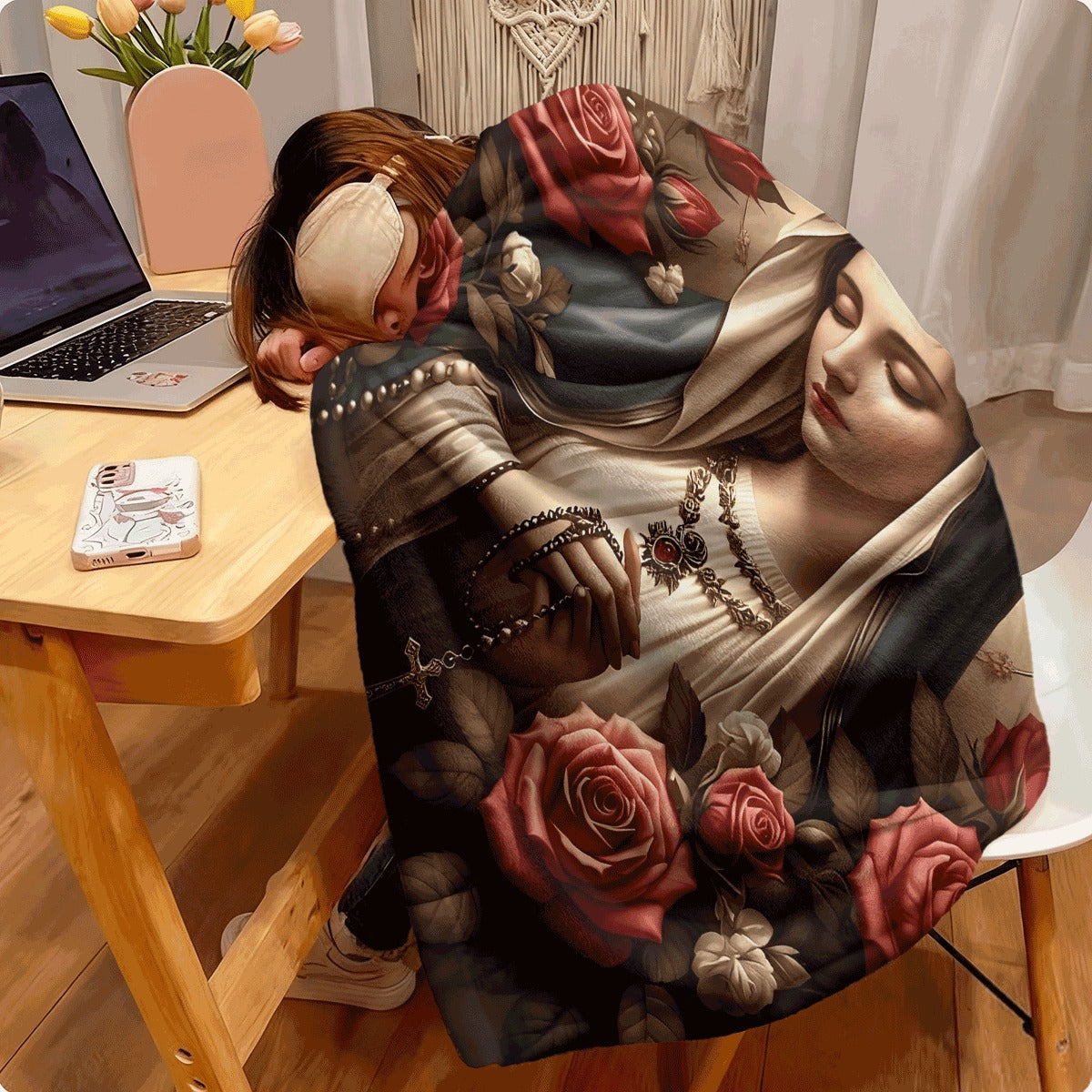 1pc Vintage Religious Virgin Mary Flannel Throw Blanket Soft Cozy with Crown Rosary Red Rose Print for Sofa Catholic Home Decor All-Season Warm Flannel Blanket