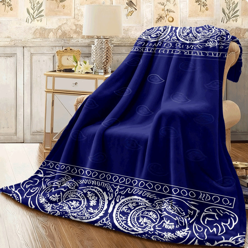 1pc Paisley Pattern Flannel Throw Blanket Soft, Tear-Resistant, Reversible Bohemian Style for Couch, Nap, Travel, and Camping Blue and White Multipurpose Blanket for All Seasons, Camping Acce