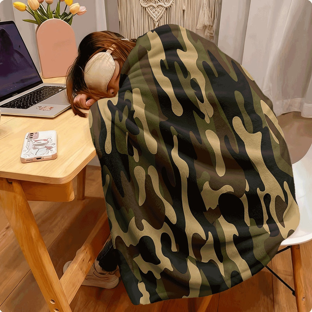 1pc Classic Camouflage Print Flannel Blanket All-Season Soft Camouflage Throw for Outdoor Camping Hiking or Home Sofa Durable Lightweight Camouflage Fleece Blanket