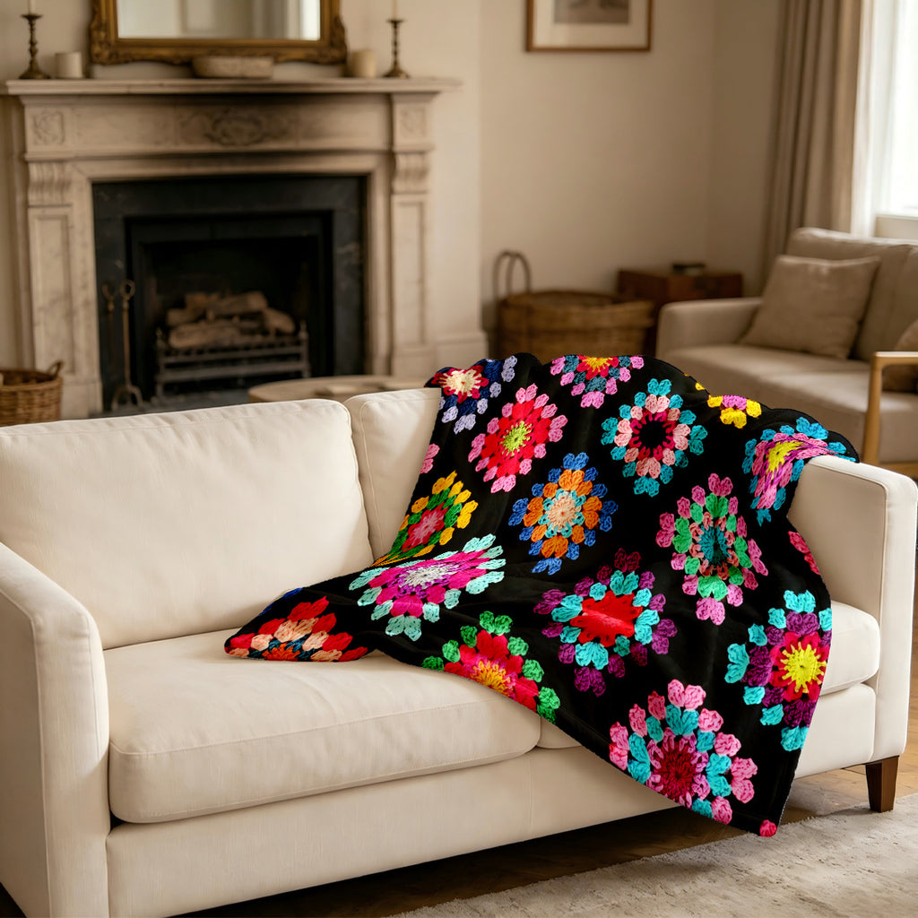 1pc/Black Background Multicolor Crochet Grandma Plaid Floral Full Print Retro Ethnic Style Printed Fleece Blanket, Soft Warm Lightweight, All Seasons, Machine Washable - Suitable for Sofa, Bed, Travel, Camping, Living Room