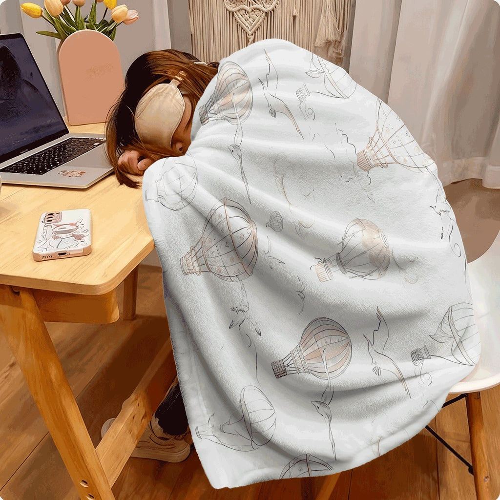 1pc Hot Air Balloon Printed Fleece Blanket, a Cozy Gift Throw for Home Decor, Suitable for All Seasons, Perfect for Camping And Travel, Also Great As an Air Conditioning Cover