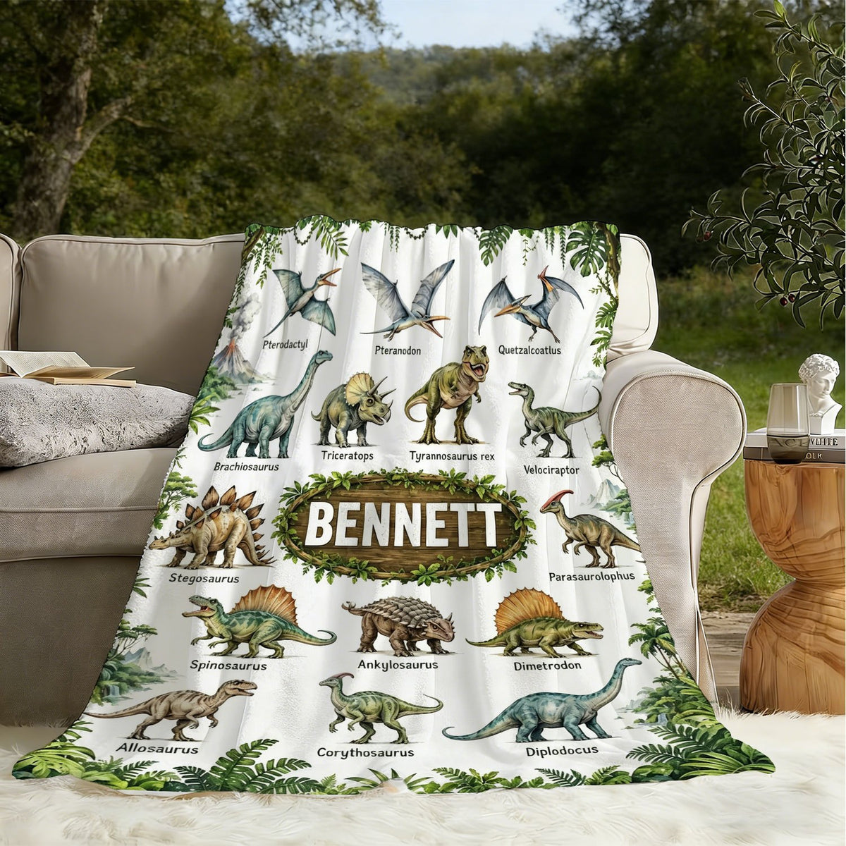 Personalized Custom Name Blanket, Jurassic Dinosaur Pattern Fleece Blanket, Gift for Outdoor Enthusiasts, All-Season Plush Blanket, Suitable for Home And Travel, Comfortable Personalized Blanket, Ideal Holiday Gift for Family And Friends
