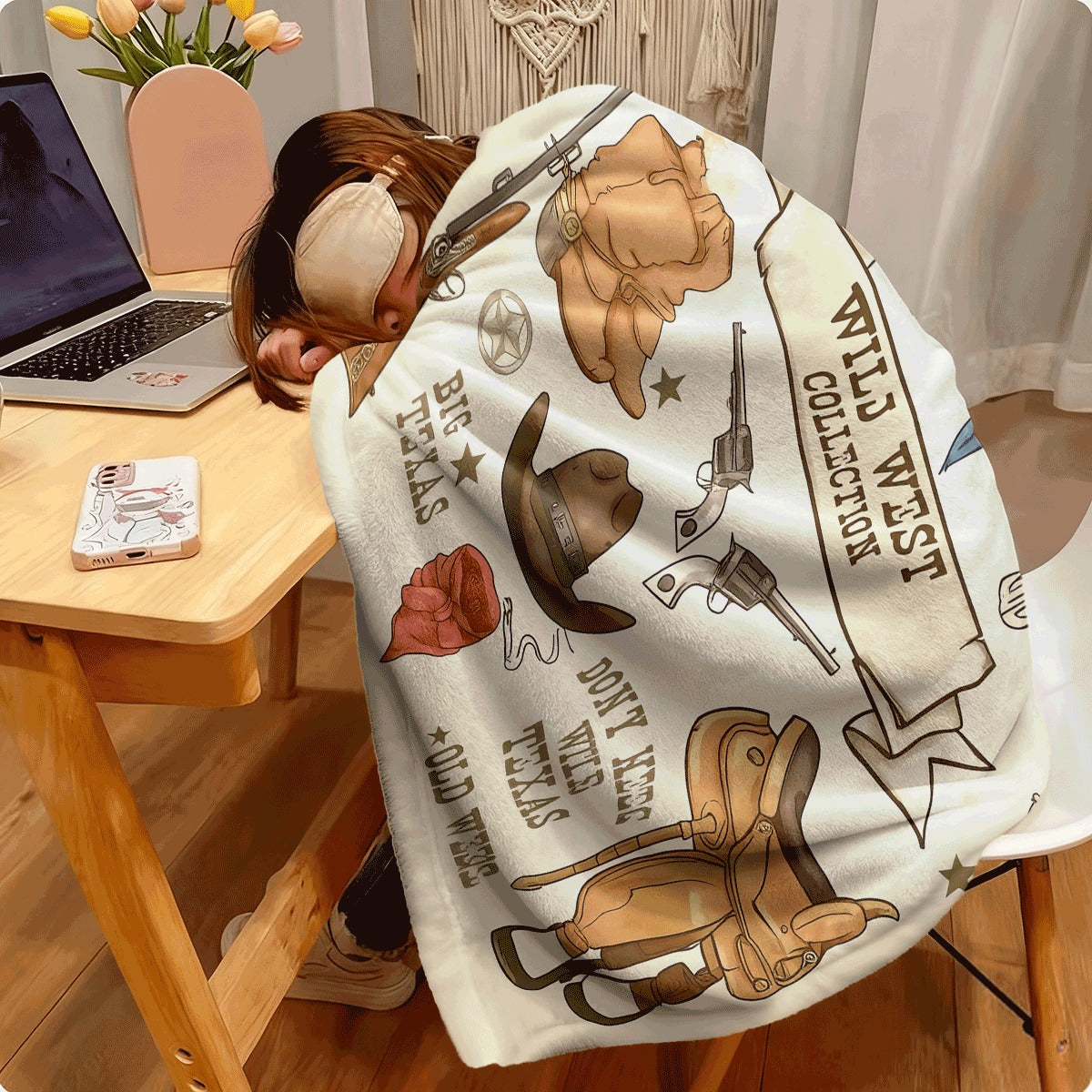 1pc Vintage Wild West Cow Print Flannel Throw Blanket Soft, Cozy, and Stylish Retro Western Decor for Home or Sofa, Machine Washable, Polyester, Perfect for All Seasons, Western Home