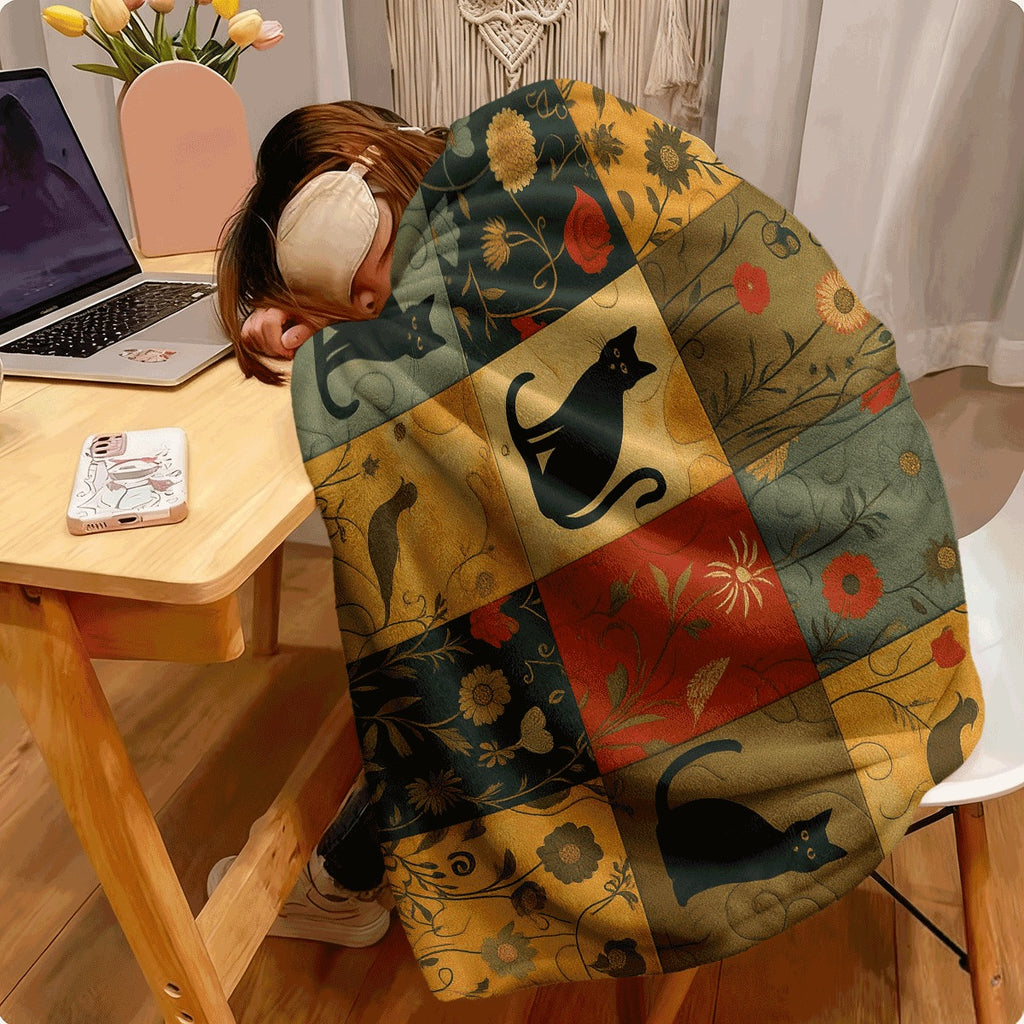 1pc Cat-Themed Patchwork Digital Print Fleece Blanket Made of 100% Fiber Suitable for All Seasons Lightweight And Warm Perfect for S Sofas And More Showcasing a Cute Style That Conveys a H