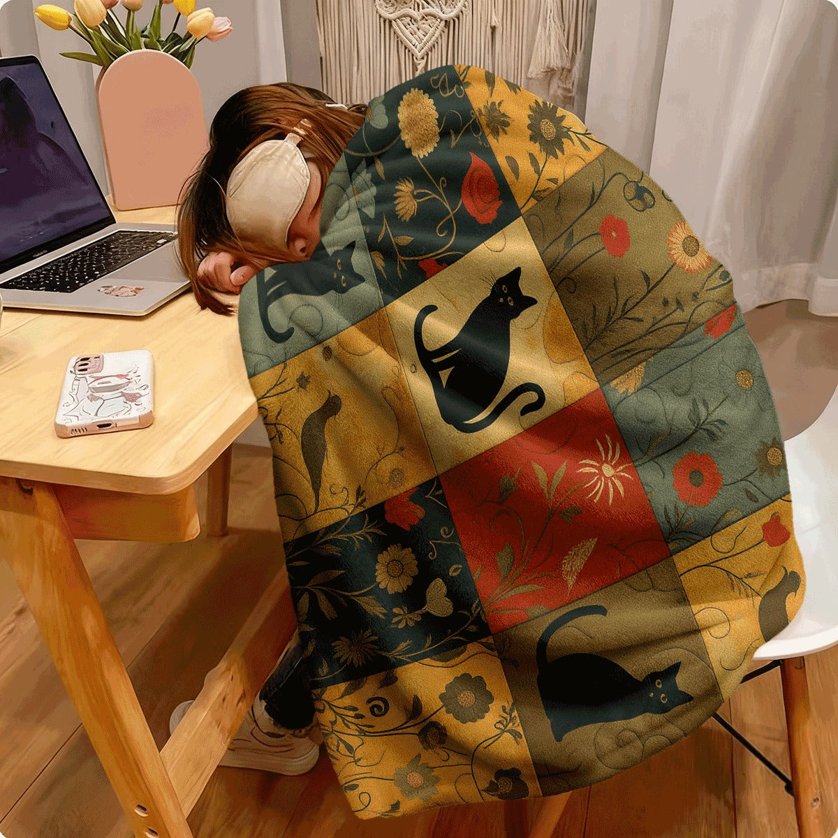 1pc Cat-Themed Patchwork Digital Print Fleece Blanket Made of 100% Fiber Suitable for All Seasons Lightweight And Warm Perfect for S Sofas And More Showcasing a Cute Style That Conveys a H