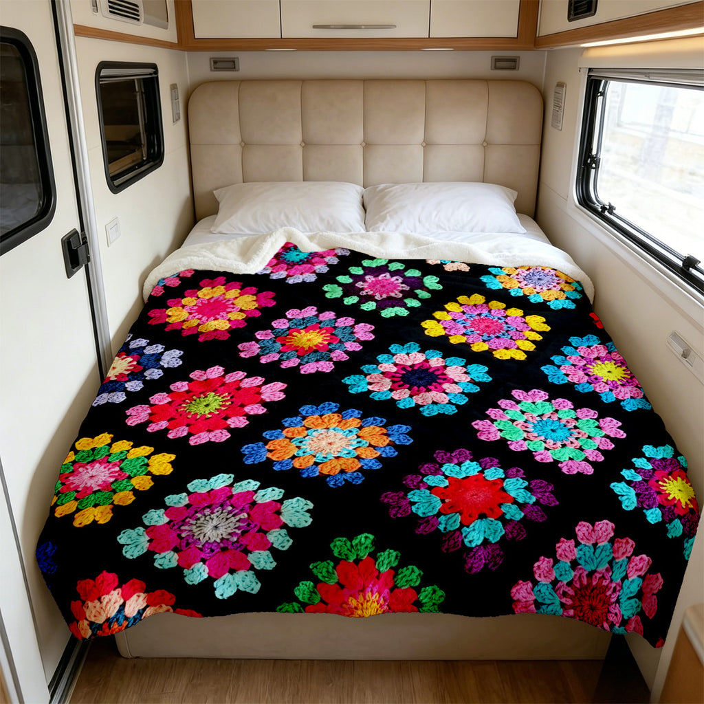 1pc/Black Background Multicolor Crochet Grandma Plaid Floral Full Print Retro Ethnic Style Printed Fleece Blanket, Soft Warm Lightweight, All Seasons, Machine Washable - Suitable for Sofa, Bed, Travel, Camping, Living Room