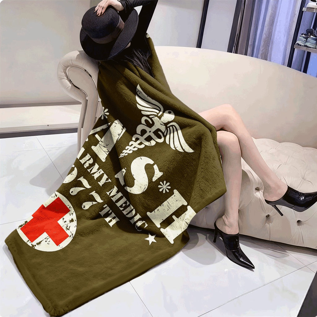 1pc Vintage MASH US Army Medical 4077 Design Flannel Blanket with Caduceus And Red Cross Patterns