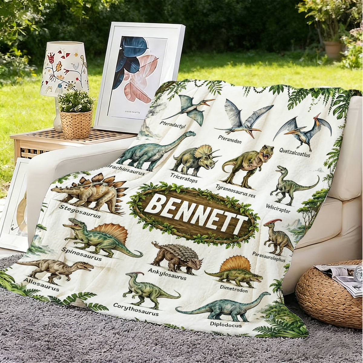 Personalized Custom Name Blanket, Jurassic Dinosaur Pattern Fleece Blanket, Gift for Outdoor Enthusiasts, All-Season Plush Blanket, Suitable for Home And Travel, Comfortable Personalized Blanket, Ideal Holiday Gift for Family And Friends