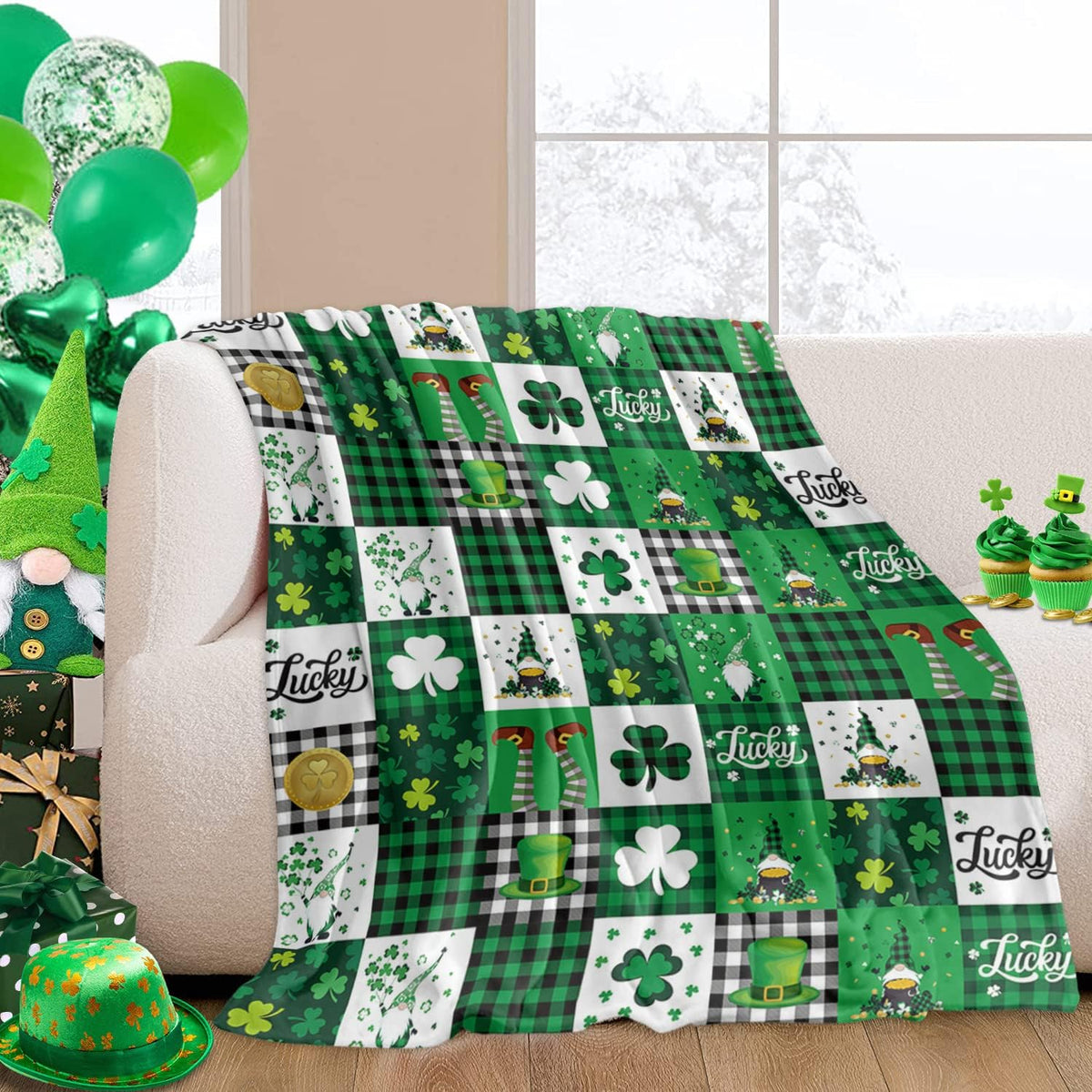 Chucoco Green Buffalo Plaid Throw Blankets, St. Patrick's Day Clover Gnomes Luxury Flannel Flannel Comfort Bed Blanket Irish Festival Theme Cozy Warm Flannel Cover for Sofa Couch Chair 60x80in